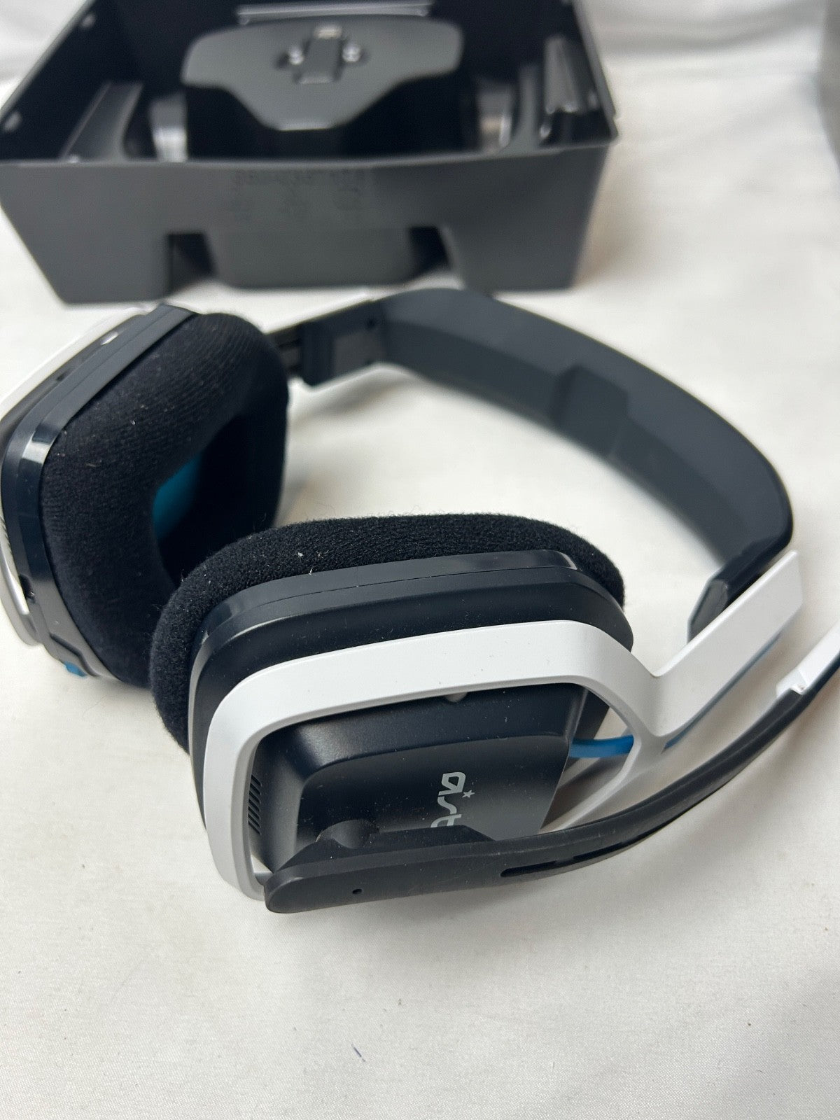 Astro A20 Bluetooth Wireless Gaming Headset for PlayStation 4/5