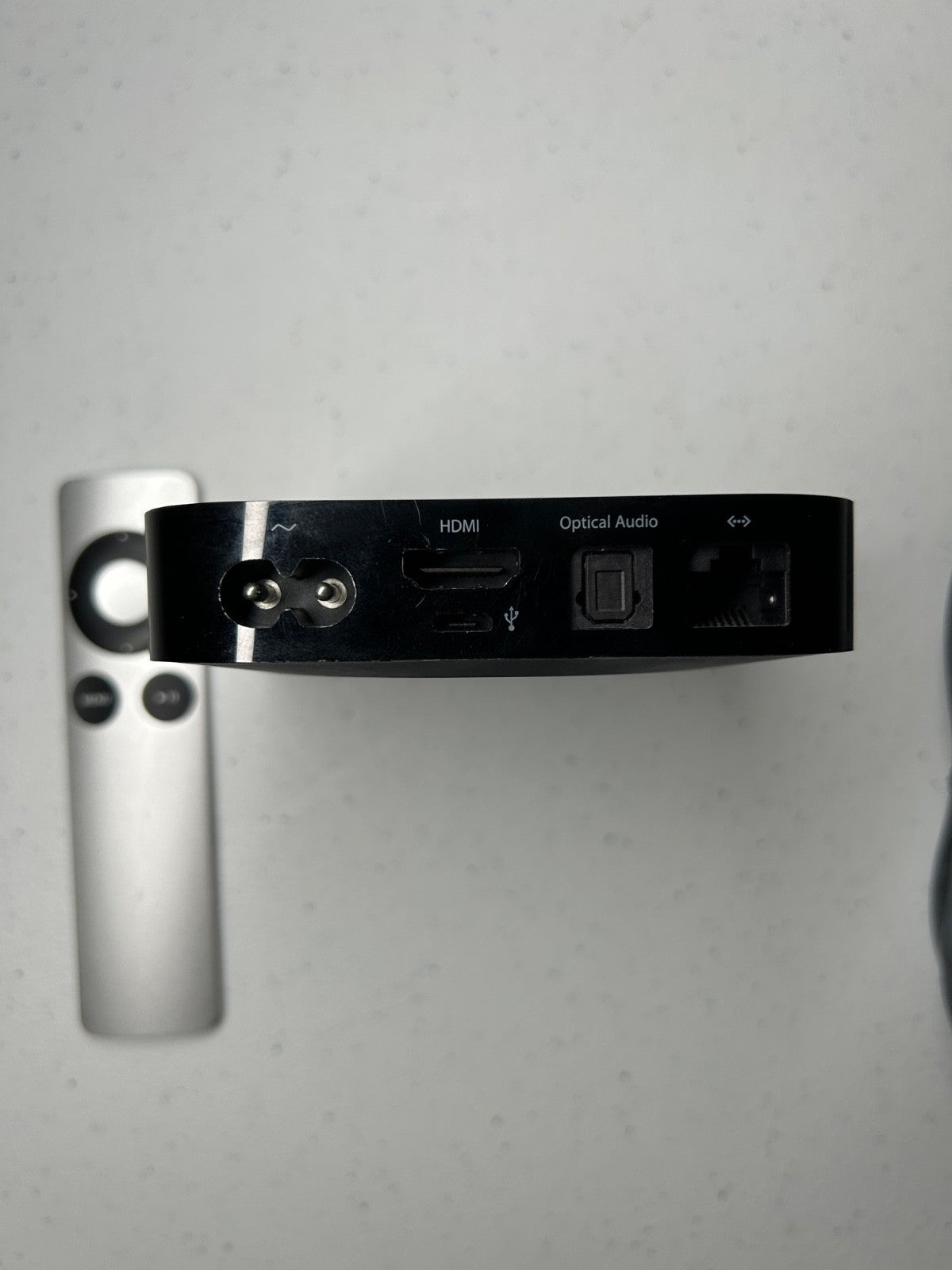 Apple TV (3rd Gen) 1080P Media Streaming Player A1469 with Remote & Power Cord