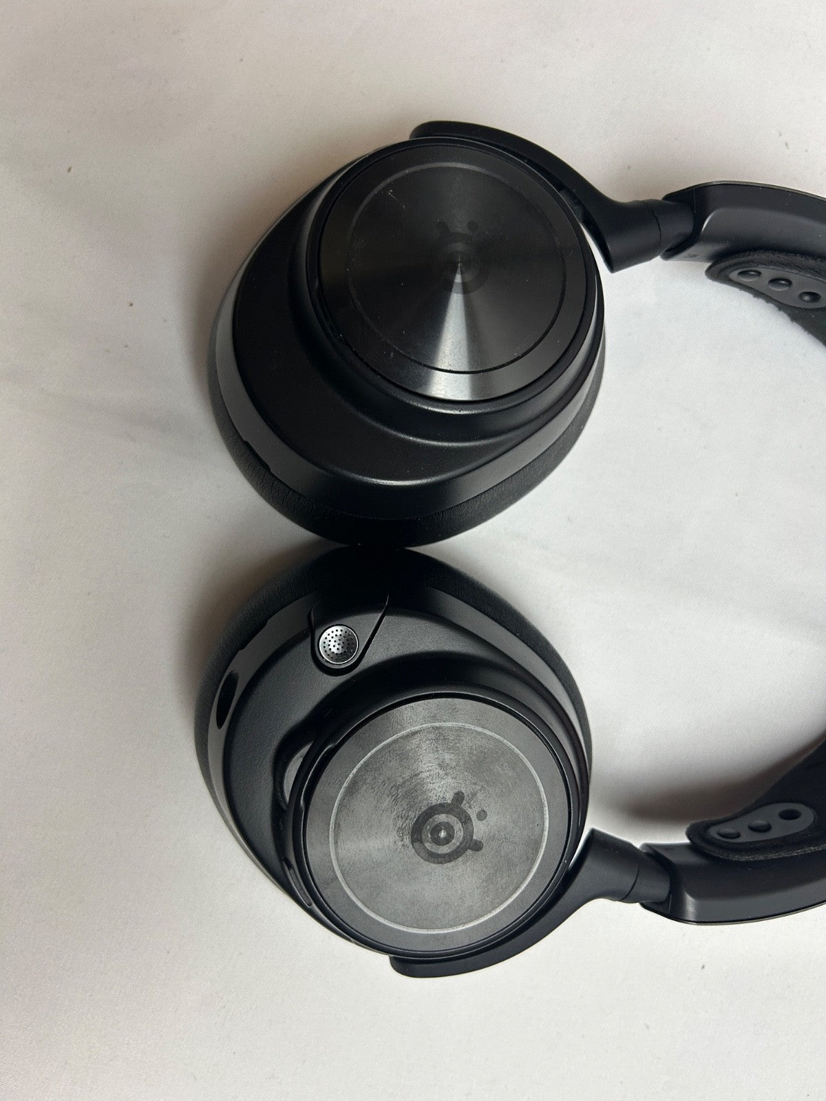 SteelSeries Arctis Nova Pro Wireless Over-Ear Gaming Headset for PlayStation/PC