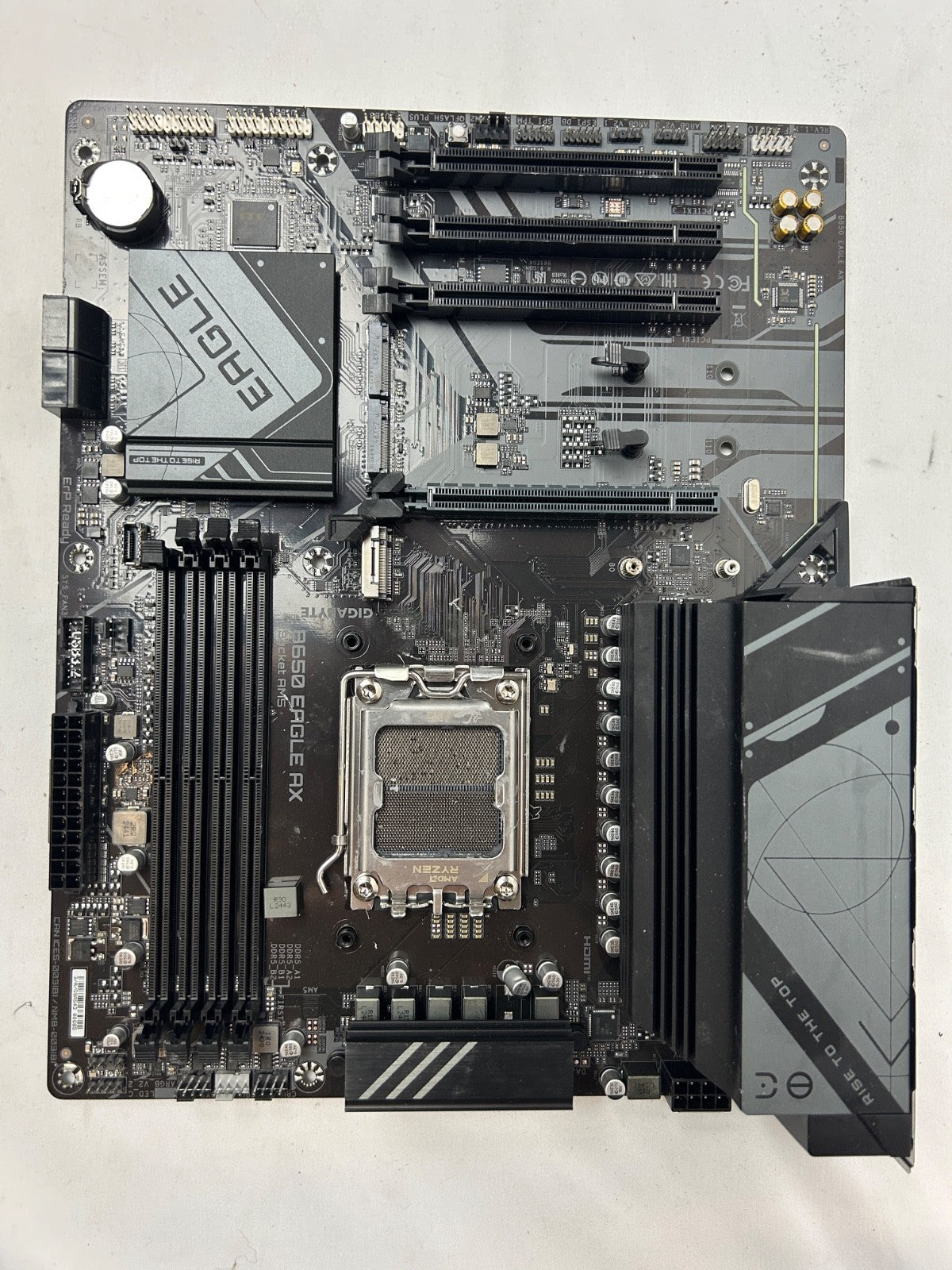 GIGABYTE - B650 EAGLE AX (Socket AM5) AMD B650 ATX DDR5  Motherboard =READ=