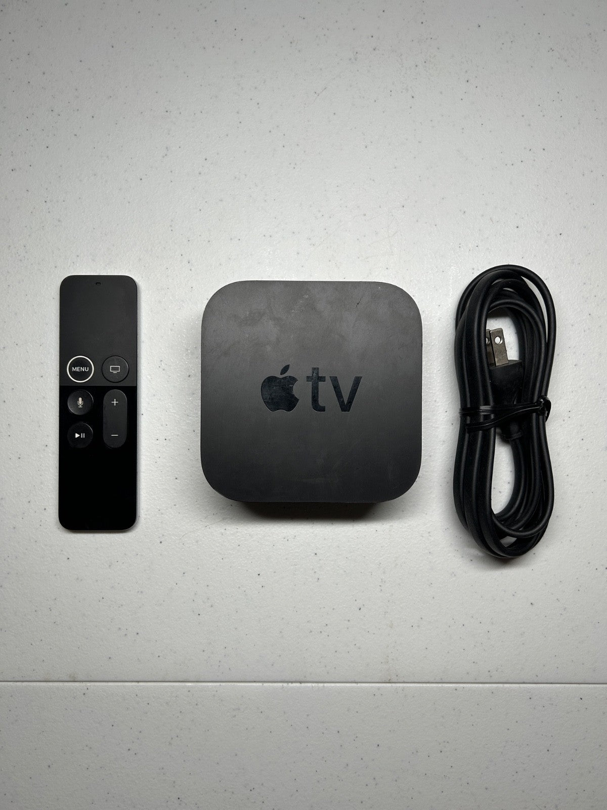 Apple TV A1625 HD Media Streamer with Remote & Power Cable