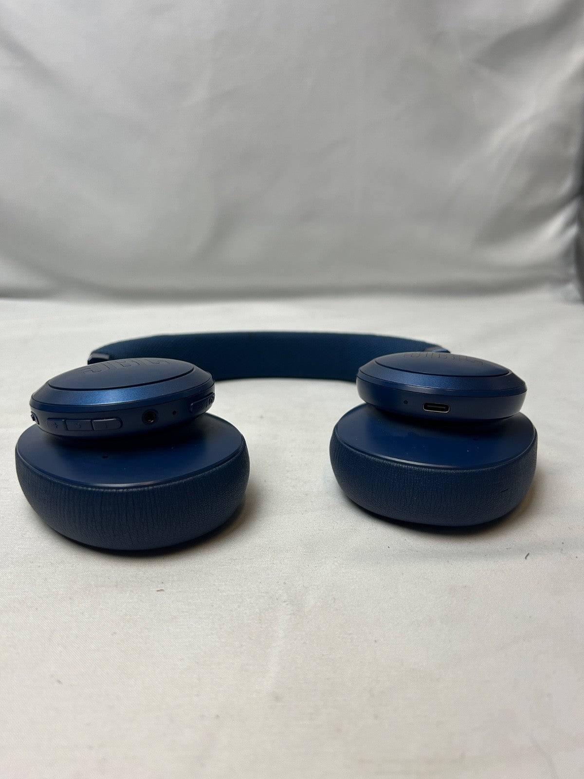 JBL Live 660NC Bluetooth Wireless Over-Ear Headphones - Blue