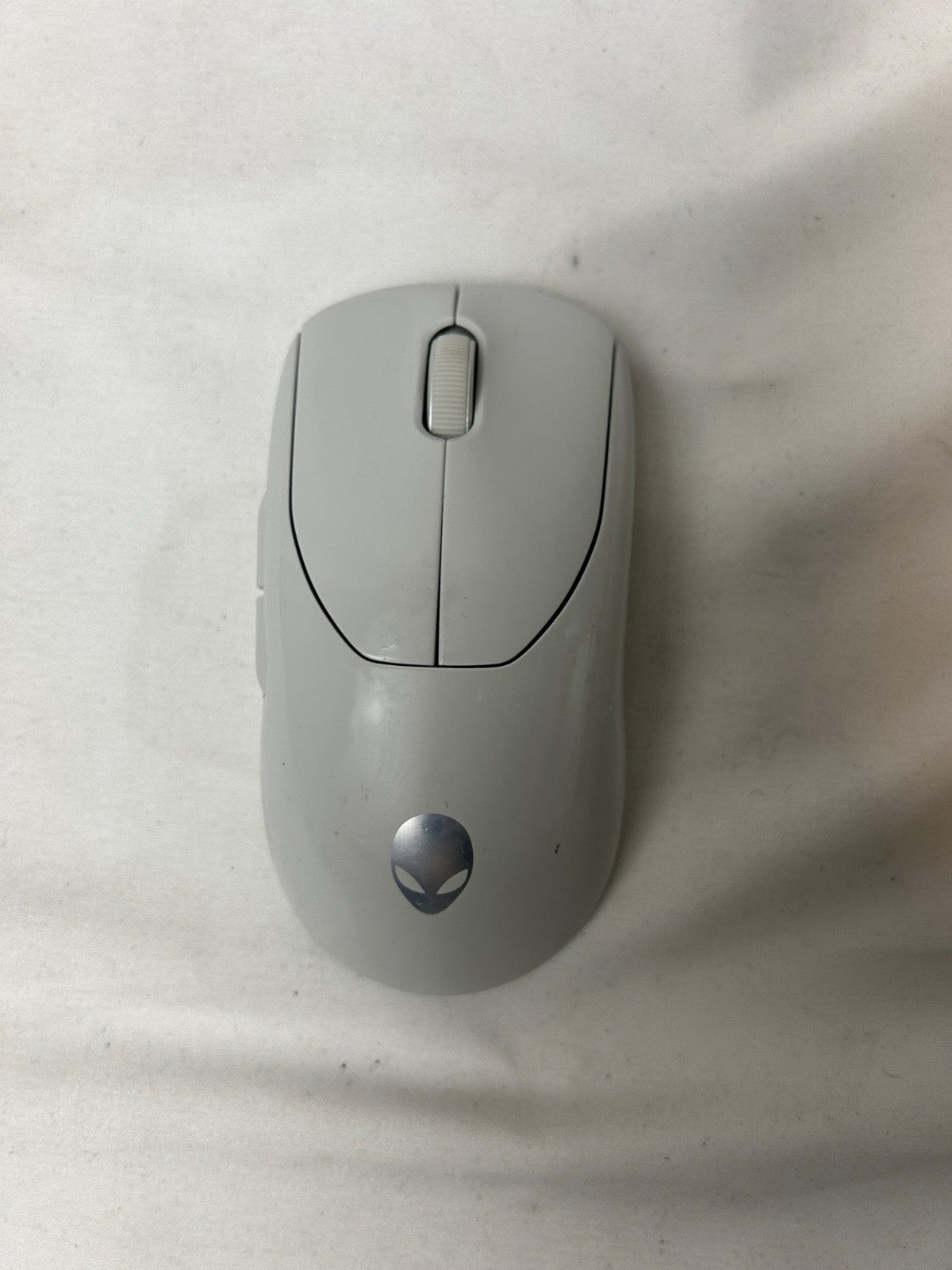 Alienware Pro Wireless Gaming Mouse - Lunar Light 26k DPI 6 Button