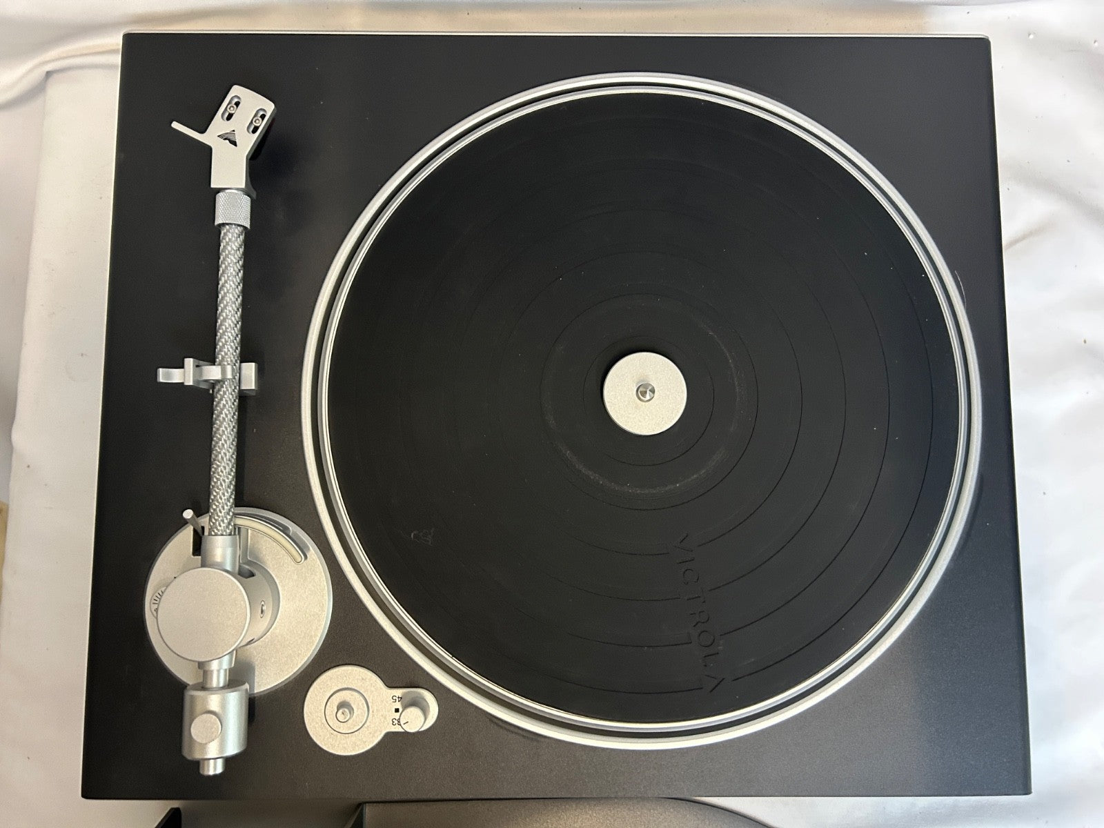 Victrola Hi-Res Carbon VPT-2500 Bluetooth Streaming Turntable