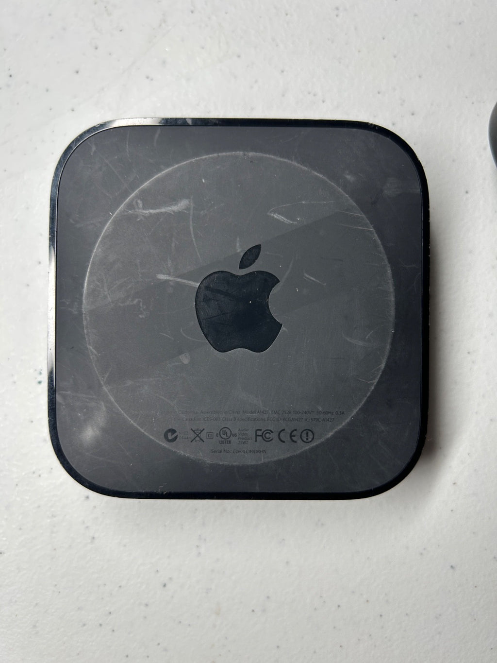 Apple TV (3rd Generation) A1427 1080p HD Media Streamer with Remote & Power Cord