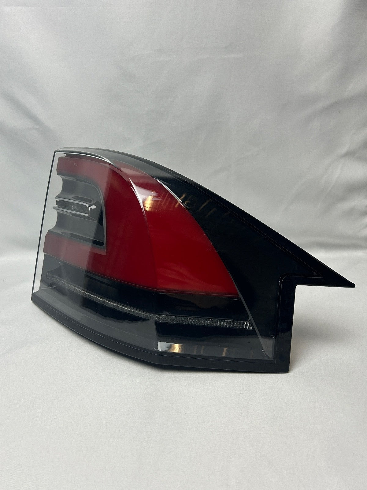 2016-2020 Tesla Model X Right Rear Tail Light 1034333 OEM Open Box