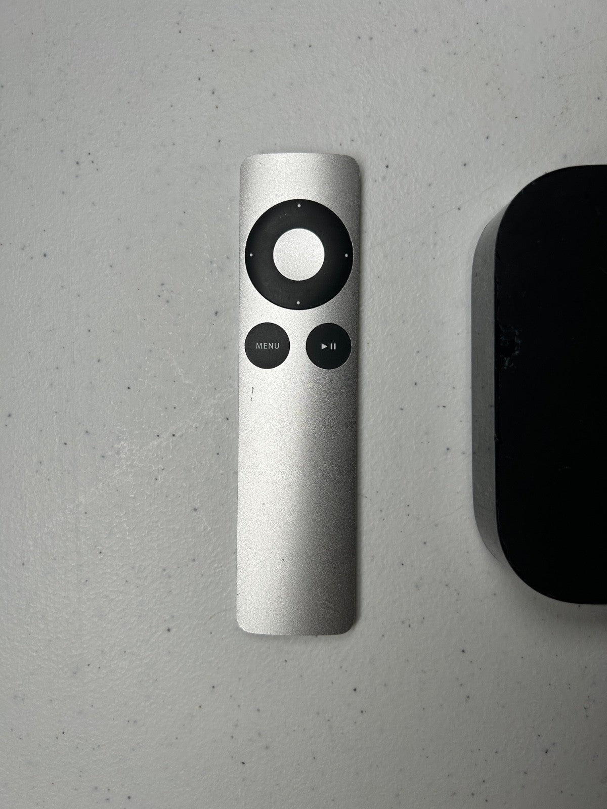 Apple TV (3rd Generation) A1427 1080p HD Media Streamer with Remote & Power Cord