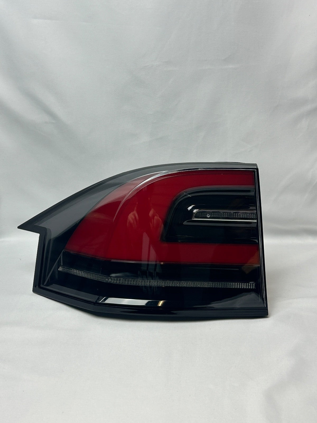 2016-2020 Tesla Model X Left Rear Tail Light 1034332 OEM Open Box