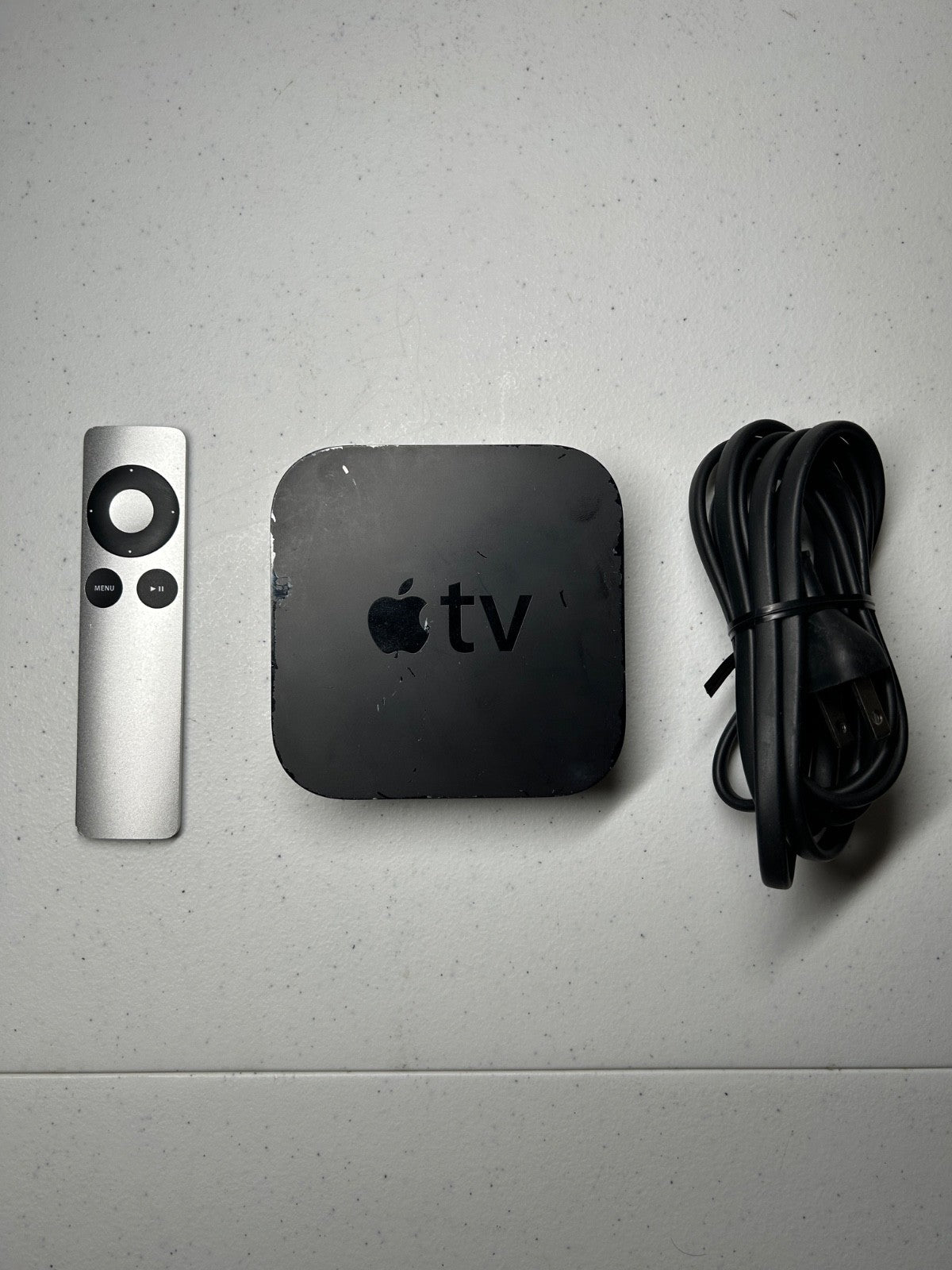 Apple TV (3rd Generation) A1427 1080p HD Media Streamer with Remote & Power Cord
