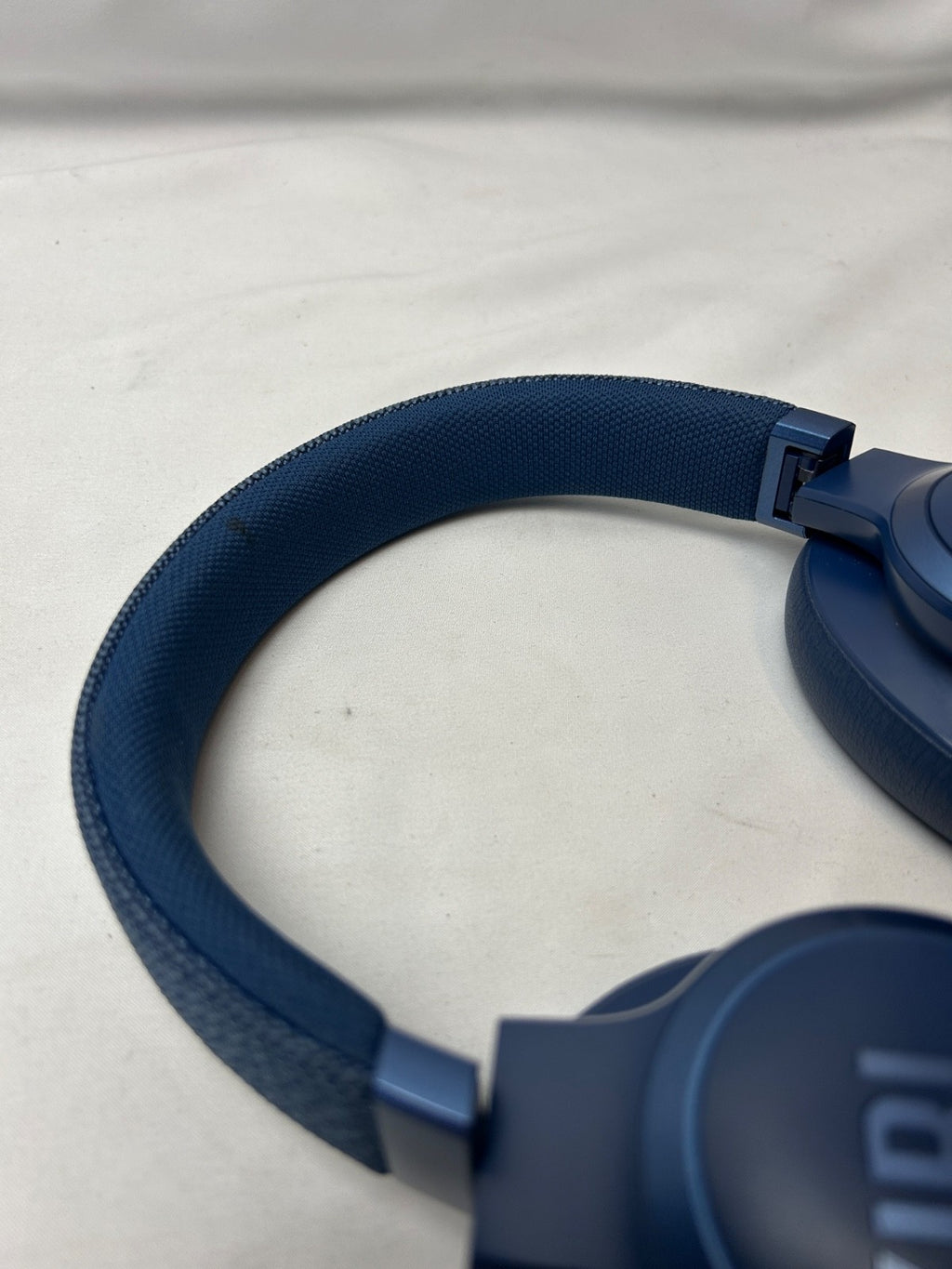 JBL Live 660NC Bluetooth Wireless Over-Ear Headphones - Blue
